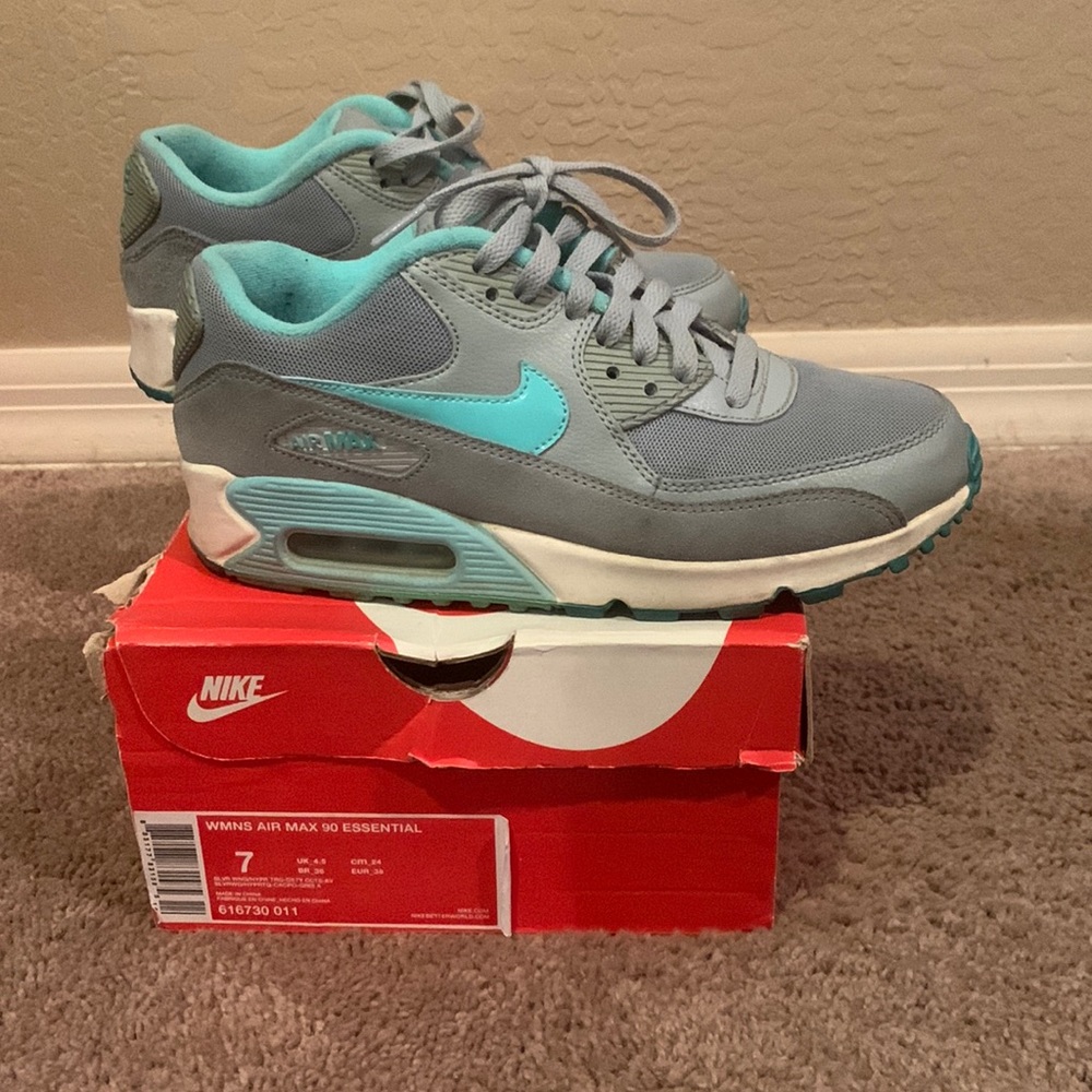 Women’s Nike Air Max Size 7